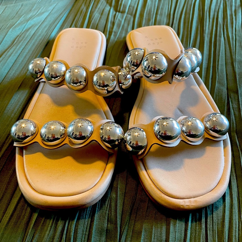 cute, casual sandals 6.5